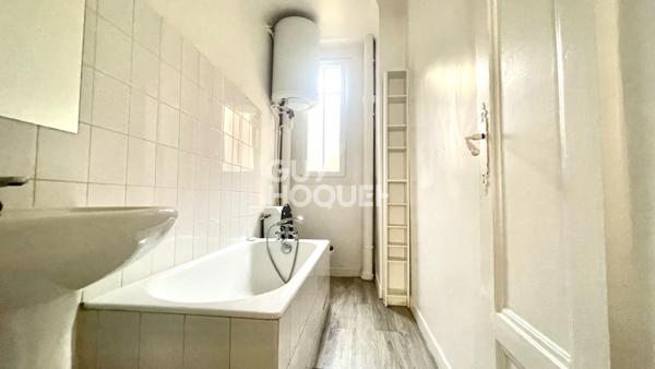 Studio traversant en rez-de-chaussée - Charme de l'ancien - Rentabilité +5%