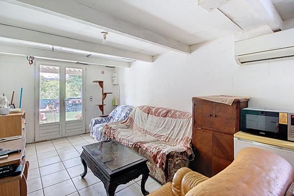 A VENDRE EXCLUSIVITÉ ! SAINT ANTONIN DU VAR ! Maison 2 pièces 35 m² avec jardin
