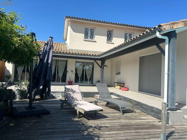 Maison individuelle à vendre à Blanquefort en Gironde (33290), ref : 032/1684   
Proche centre