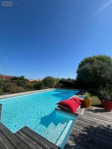Maison individuelle à vendre à Blanquefort en Gironde (33290), ref : 032/1684   
Proche centre