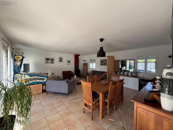 Maison individuelle à vendre à Blanquefort en Gironde (33290), ref : 032/1684   
Proche centre