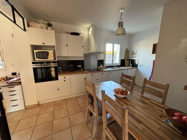 Maison individuelle à vendre à Blanquefort en Gironde (33290), ref : 032/1684   
Proche centre