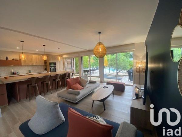 Maison 8 pièces de 183 m² à Sarlat-la-Canéda (24200)