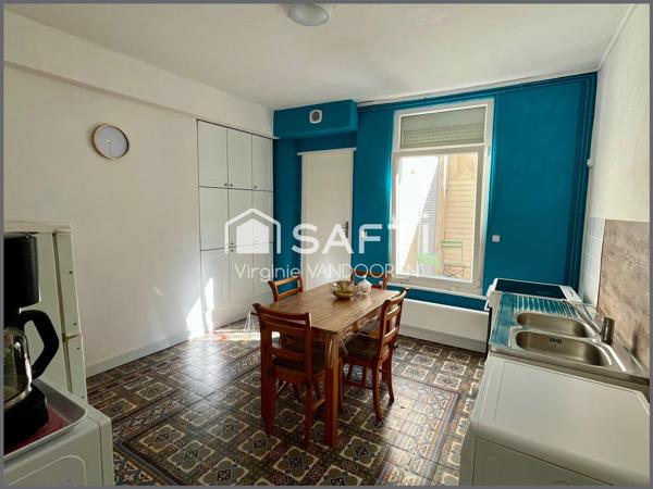 Maison de ville mitoyenne – 3 chambres – Cour