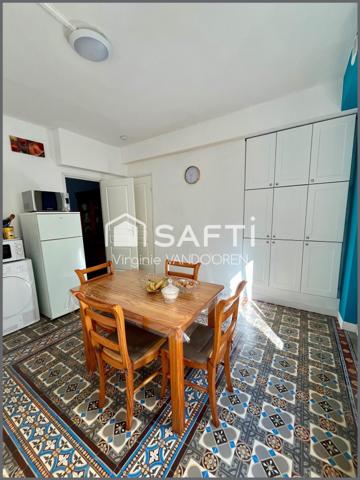 Maison de ville mitoyenne – 3 chambres – Cour
