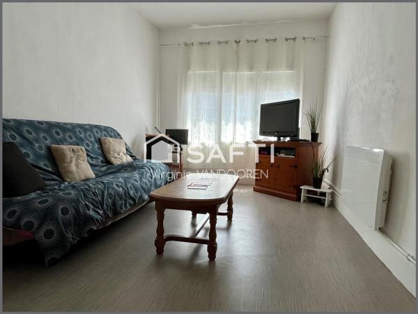 Maison de ville mitoyenne – 3 chambres – Cour