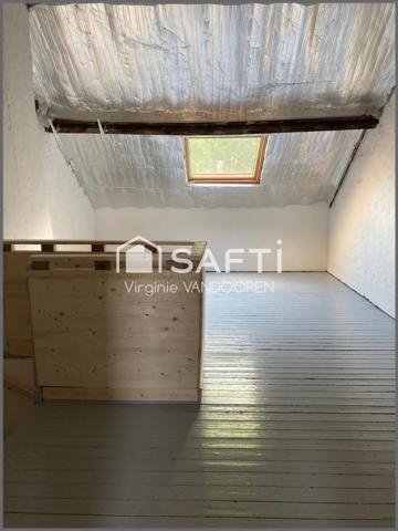 Maison de ville mitoyenne – 3 chambres – Cour