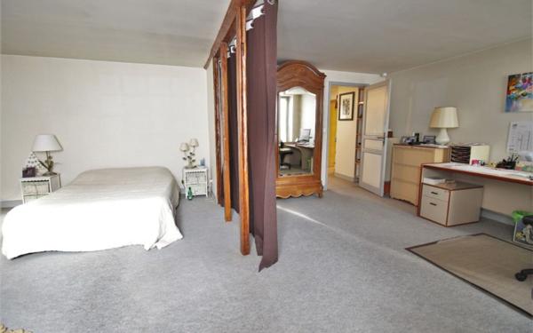 Maison à vendre    7 pièces •  Méréville