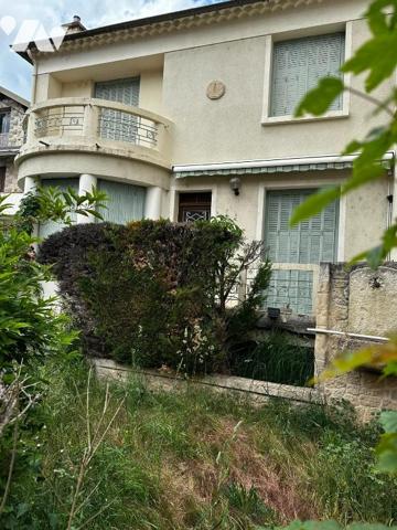 Centre ville - Maison de ville - 4 pièces - jardinet