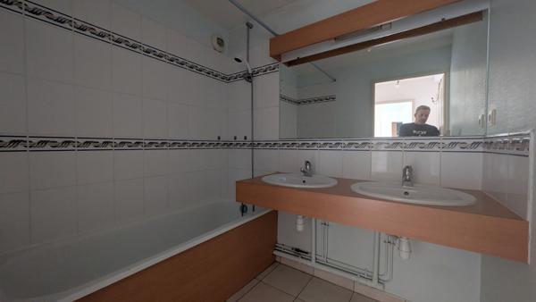 Appartement Nantes 4 pièces asc. balcon et terrasse, parkings et cave. , Nantes