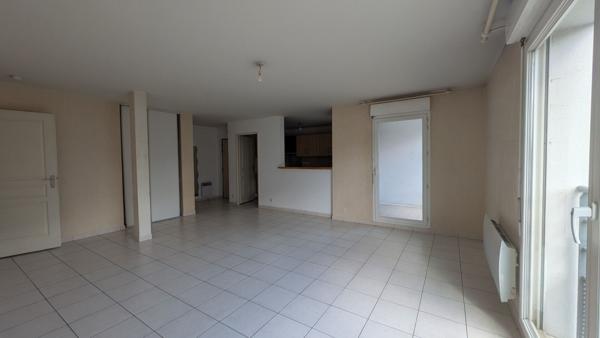 Appartement Nantes 4 pièces asc. balcon et terrasse, parkings et cave. , Nantes