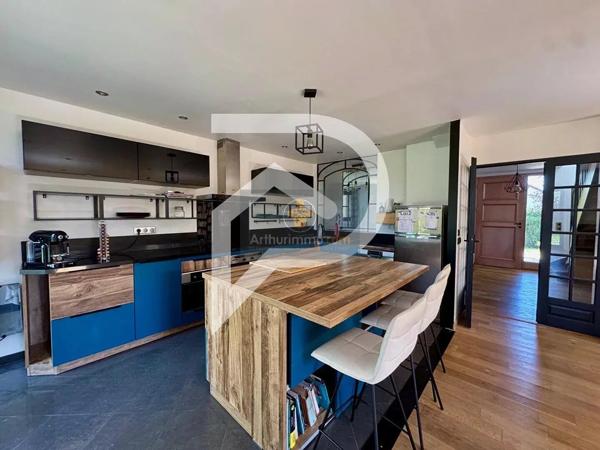 Vente                                                      Maison
                        
                     8 pièces                      218 m2                     à Villennes-sur-Seine