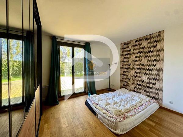 Vente                                                      Maison
                        
                     8 pièces                      218 m2                     à Villennes-sur-Seine
