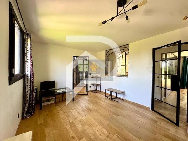 Vente                                                      Maison
                        
                     8 pièces                      218 m2                     à Villennes-sur-Seine