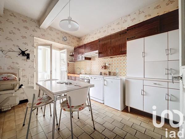 Maison 7 pièces de 83 m² à Saint-Affrique (12400)