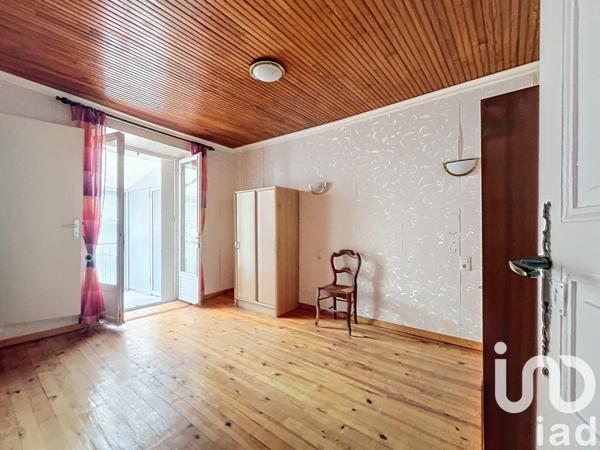 Maison 7 pièces de 83 m² à Saint-Affrique (12400)