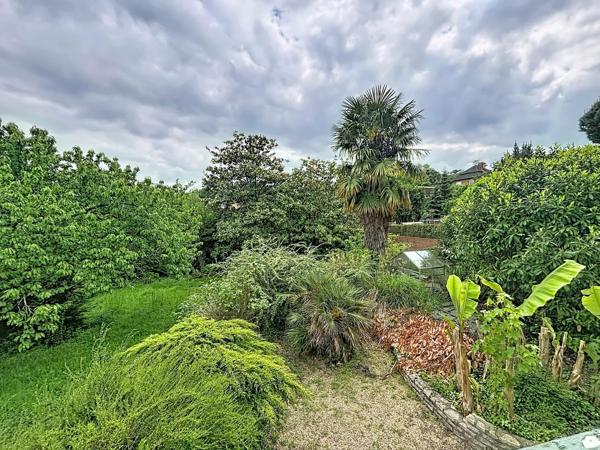 Vente                                                      Maison de village
                        
                     9 pièces                      178 m2                     à Brunoy