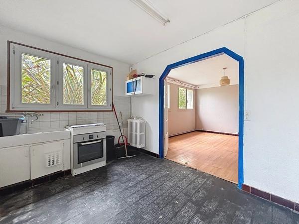 Vente                                                      Maison de village
                        
                     9 pièces                      178 m2                     à Brunoy