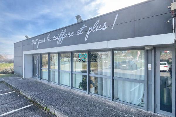 Fonds de commerce - Grossiste en produits de coiffure et cosmétiques - 135 m²
