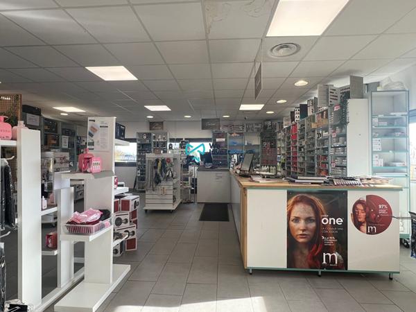 Fonds de commerce - Grossiste en produits de coiffure et cosmétiques - 135 m²