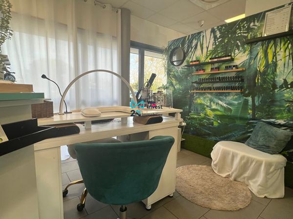 Fonds de commerce - Grossiste en produits de coiffure et cosmétiques - 135 m²