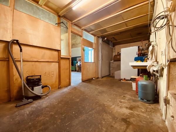 Ancienne gare habitable de suite 158 900 € H.A.I.*