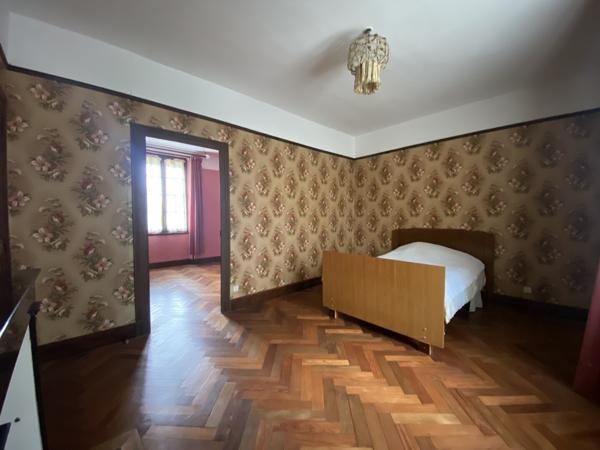 Ancienne gare habitable de suite 158 900 € H.A.I.*