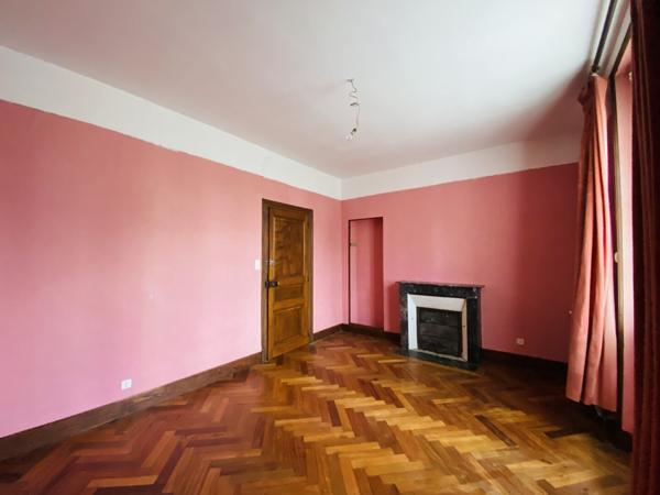 Ancienne gare habitable de suite 158 900 € H.A.I.*