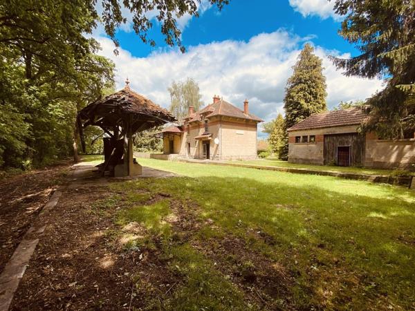Ancienne gare habitable de suite 158 900 € H.A.I.*