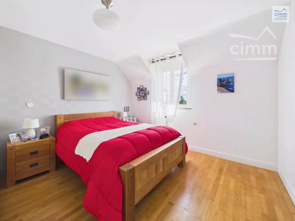 Cimm Immobilier Bréal-sous-Montfort vous présente cette longère entièrement rénovée.