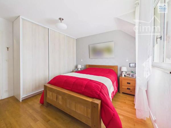 Cimm Immobilier Bréal-sous-Montfort vous présente cette longère entièrement rénovée.