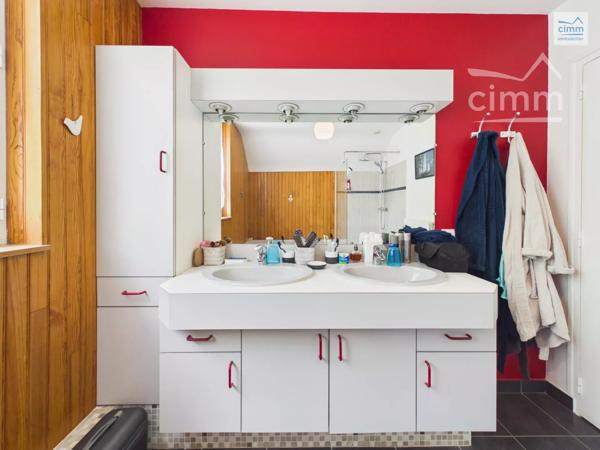 Cimm Immobilier Bréal-sous-Montfort vous présente cette longère entièrement rénovée.