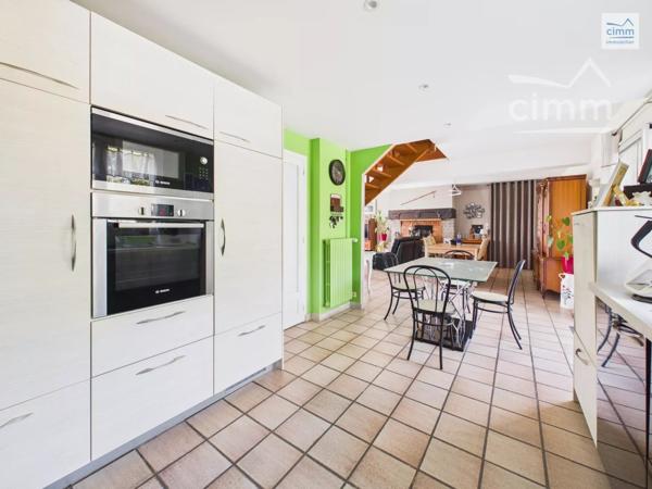 Cimm Immobilier Bréal-sous-Montfort vous présente cette longère entièrement rénovée.