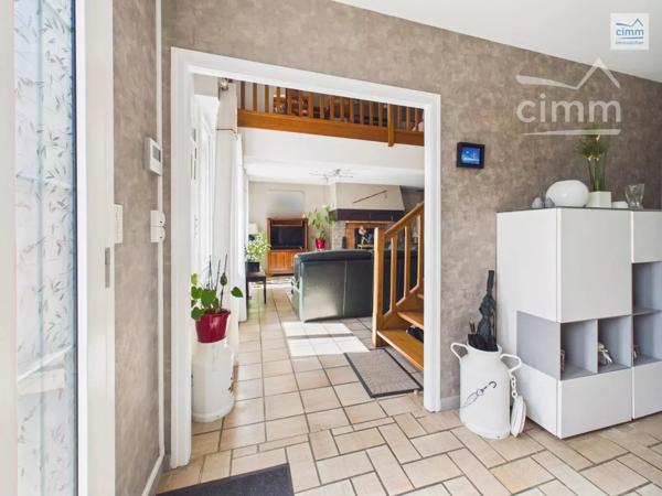 Cimm Immobilier Bréal-sous-Montfort vous présente cette longère entièrement rénovée.