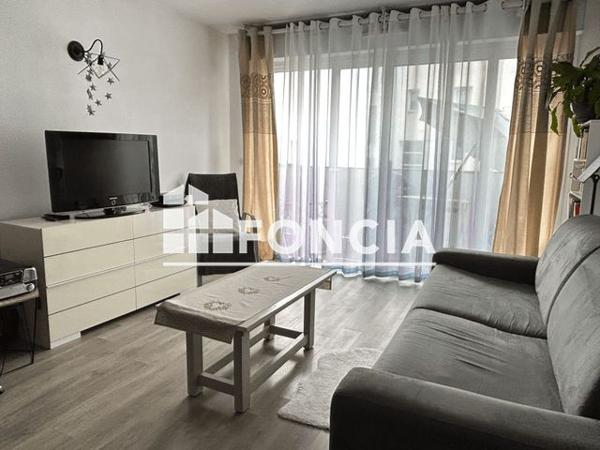 Location Appartement meublé 2 pièces 40.1 m² - RUE DE LA SOLE La Rochelle 17000