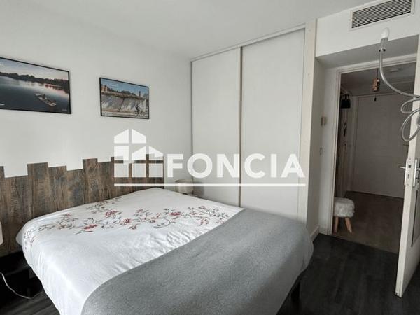Location Appartement meublé 2 pièces 40.1 m² - RUE DE LA SOLE La Rochelle 17000