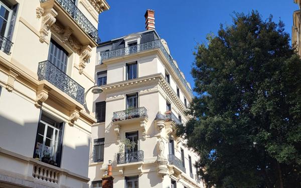Appartement à vendre    2 pièces • 94,52 m2 Lyon 2