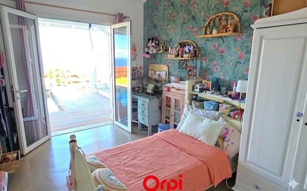 Maison à vendre    5 pièces • 143,40 m2 Saint-Leu