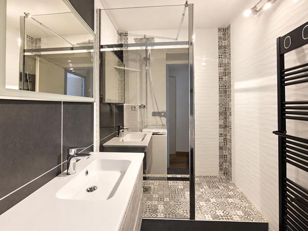 Appartement T3 rénové proche port de plaisance des Sables, parking, piscine