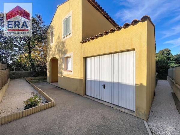 A vendre Villa Marseille 13014 Hauts de Sainte Marthe 3 chambres terrain piscine garage.