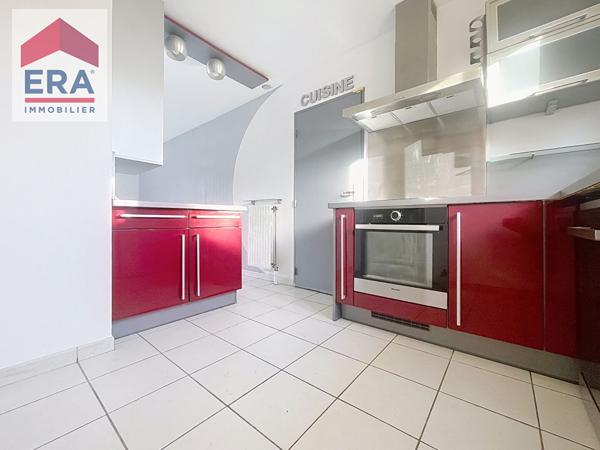 A vendre Villa Marseille 13014 Hauts de Sainte Marthe 3 chambres terrain piscine garage.