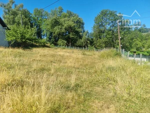 🌿 Terrain constructible de 858 m² à Theys (38570) – Libre de constructeur 🏡