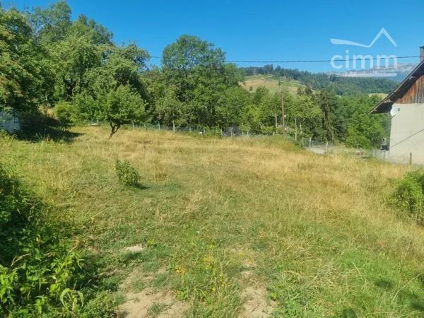 🌿 Terrain constructible de 858 m² à Theys (38570) – Libre de constructeur 🏡