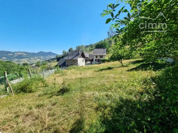 🌿 Terrain constructible de 858 m² à Theys (38570) – Libre de constructeur 🏡