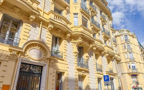 Appartement à vendre    3 pièces • 91,56 m2 Nice