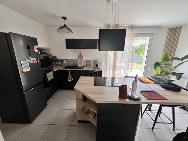 Maison de plain-pieds de 80 m²-3 chambres-397 m²