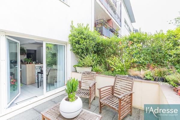 Appartement 2 pièces de 54m² entièrement refait avec extérieur