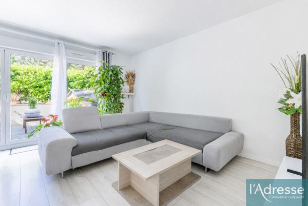 Appartement 2 pièces de 54m² entièrement refait avec extérieur