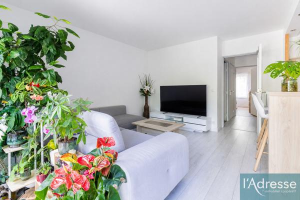 Appartement 2 pièces de 54m² entièrement refait avec extérieur