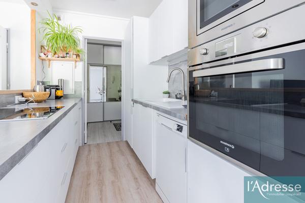Appartement 2 pièces de 54m² entièrement refait avec extérieur